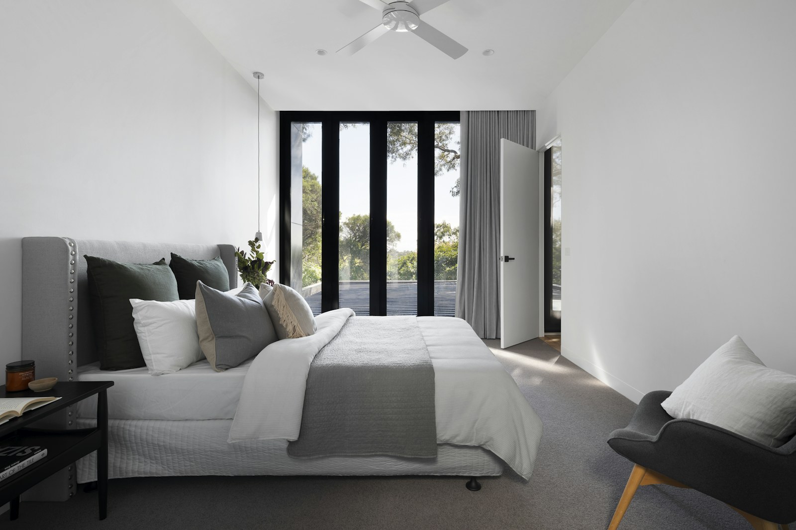 Calm home interior after a journal circuit